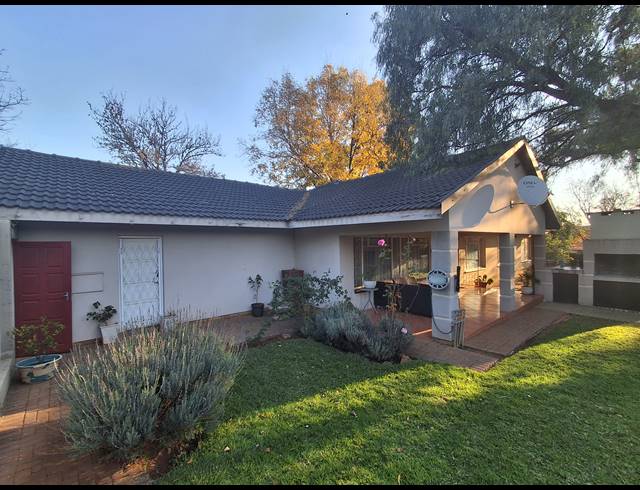 4 BEDROOM FREESTANDING FOR SALE IN FLAMWOOD